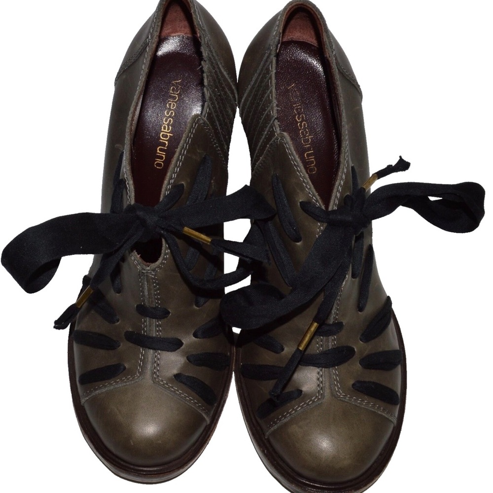 Vanessa Bruño sz 7 7.5 M Gray Leather Lace up Platform Ankle Booties Italy